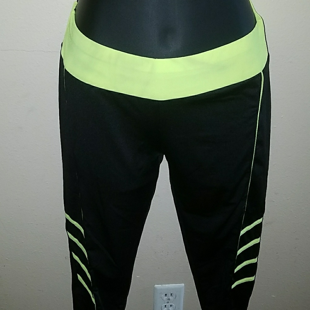 Workout capri set - Picture 3 of 5
