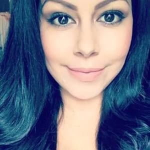 Meet your Posher, Yaneth