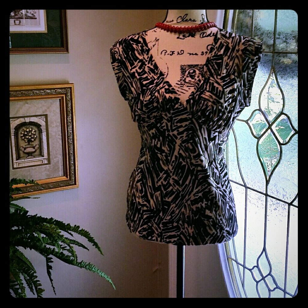 BCBG Paris Top