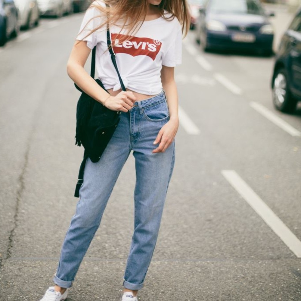 Classic Levi's Hi-Rise 550 Mom Jeans