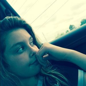 Meet your Posher, Desiree