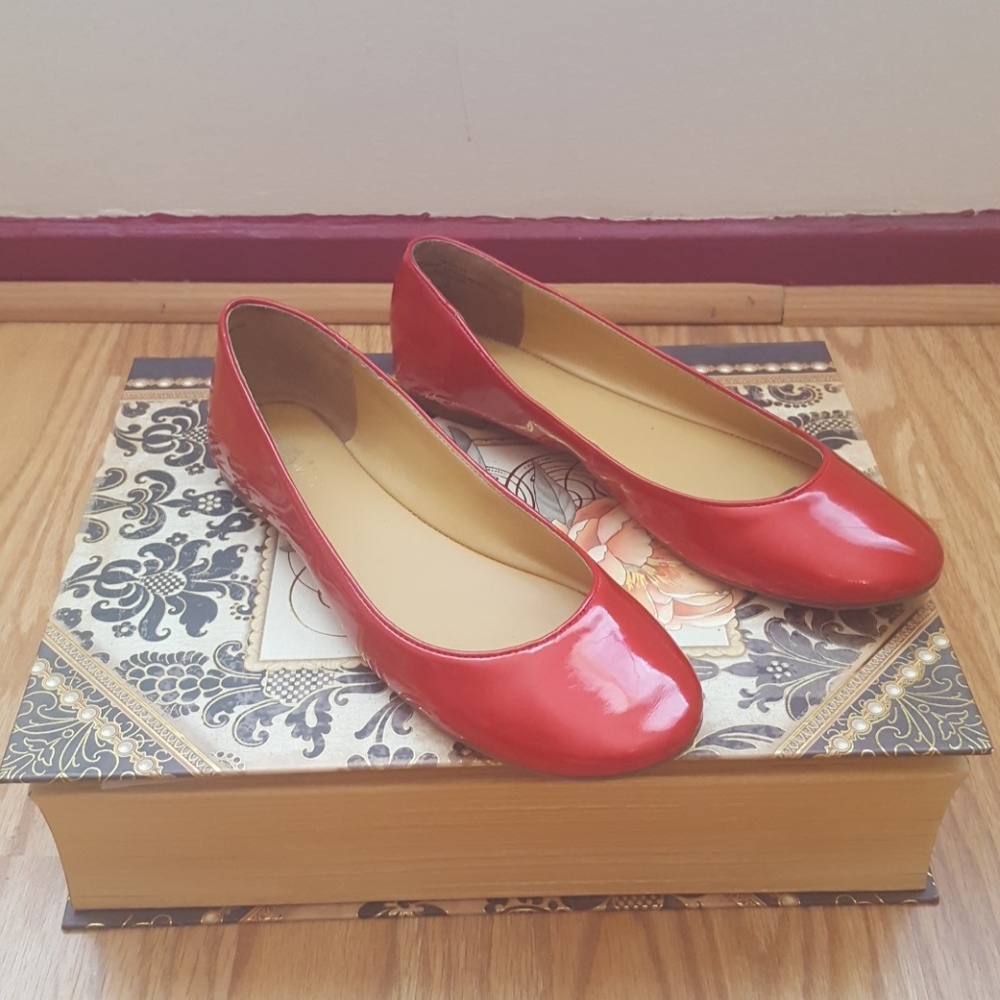 Nine West red flats
