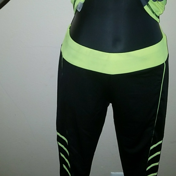 Workout capri set - Picture 2 of 4