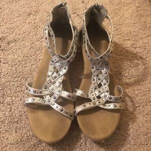 SILVER SANDALS! Super cute