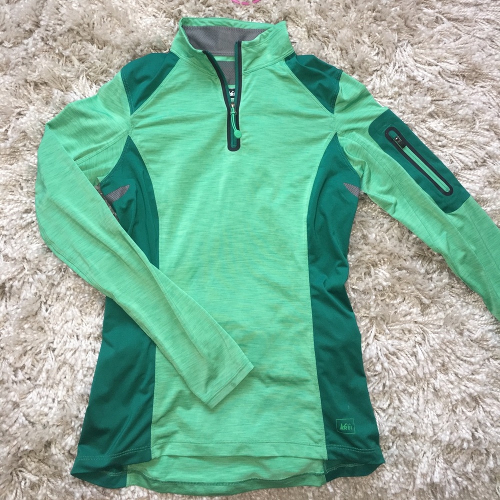 REI main body pull over