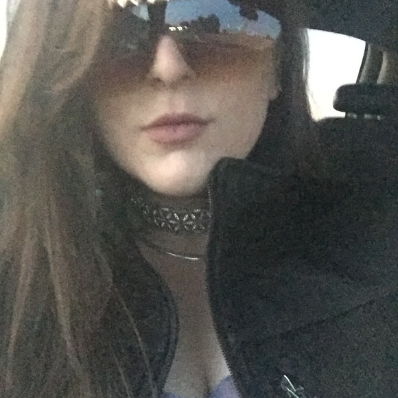 Meet your Posher, Christina - Picture 4 of 8