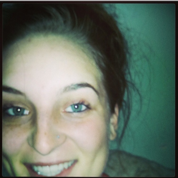 Meet your Posher, Christina - Picture 5 of 8