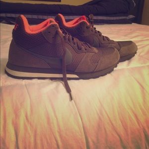 Sneakers excellent condition