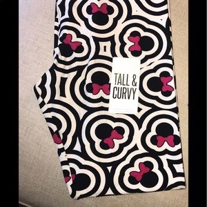 Lularoe Disney collection Minnie Mouse, leggings!