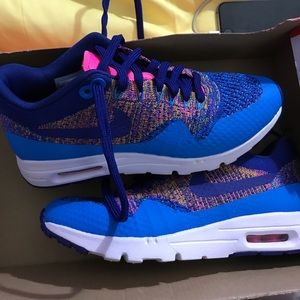 Nike woman sneakers 6.5