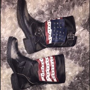 White Mountain bikers boots