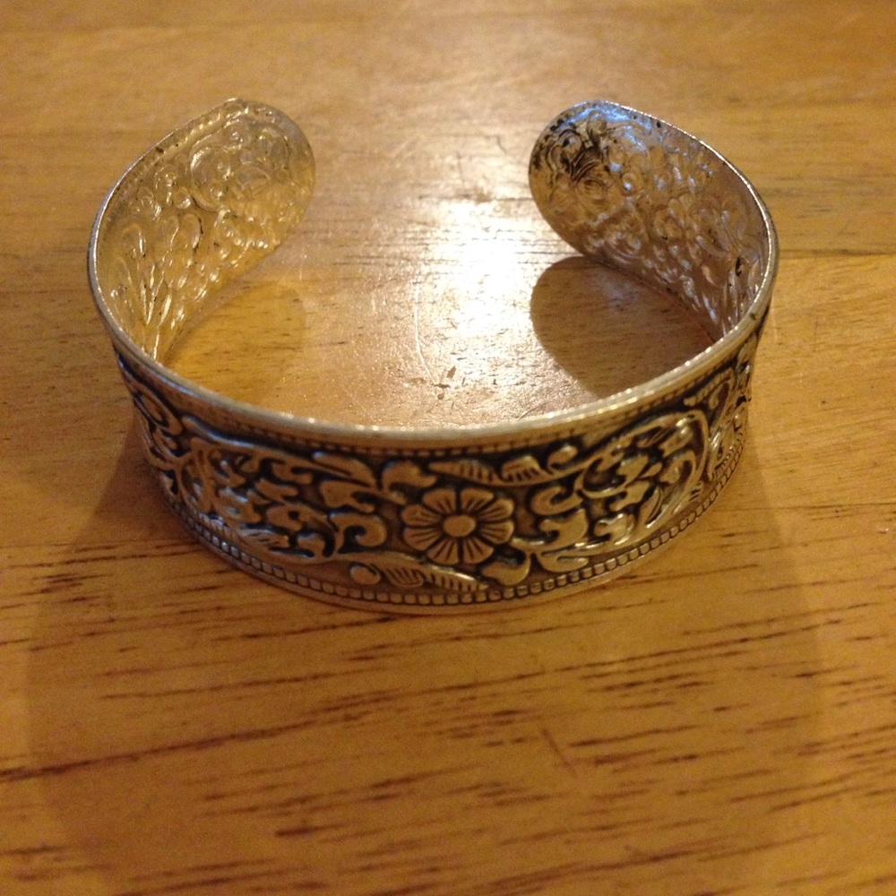 Engraved cuff