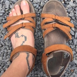Teva size 9 sandal