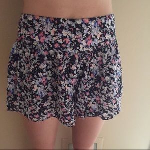 American Eagle floral shorts