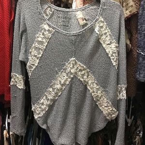 EUC FREE PEOPLE LIGHT SWEATER