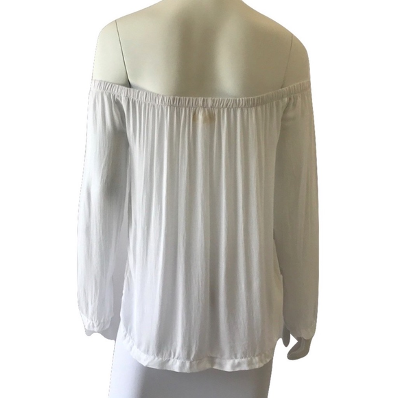 Sold Cloth & Stone Off-The-Shoulder Blouse - Picture 2 of 5
