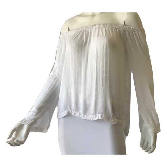 Sold Cloth & Stone Off-The-Shoulder Blouse - Picture 4 of 5