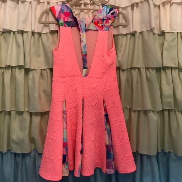 Cut out skater dress - Picture 3 of 3