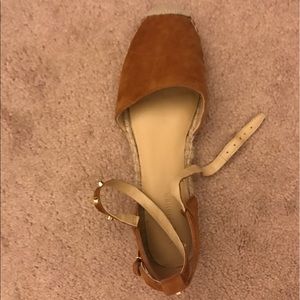 Marc Fisher 8.5 tan flat espadrilles