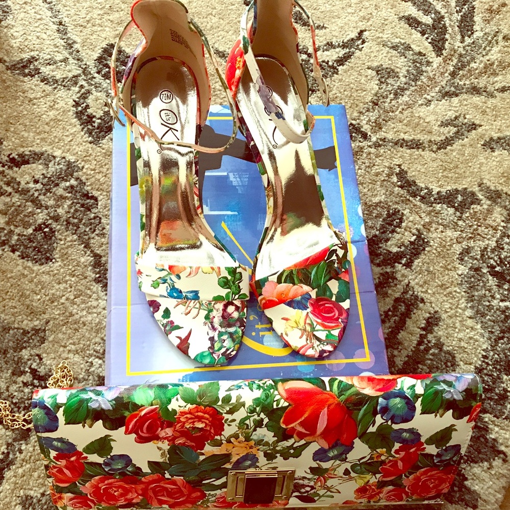 Summer heels with matching purse
