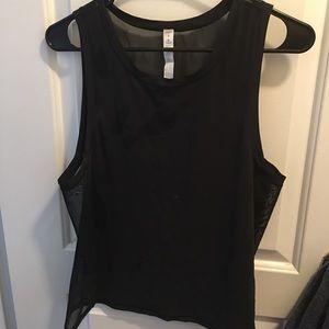 Lululemon workout top