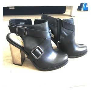Chinese Laundry Booties NWOT