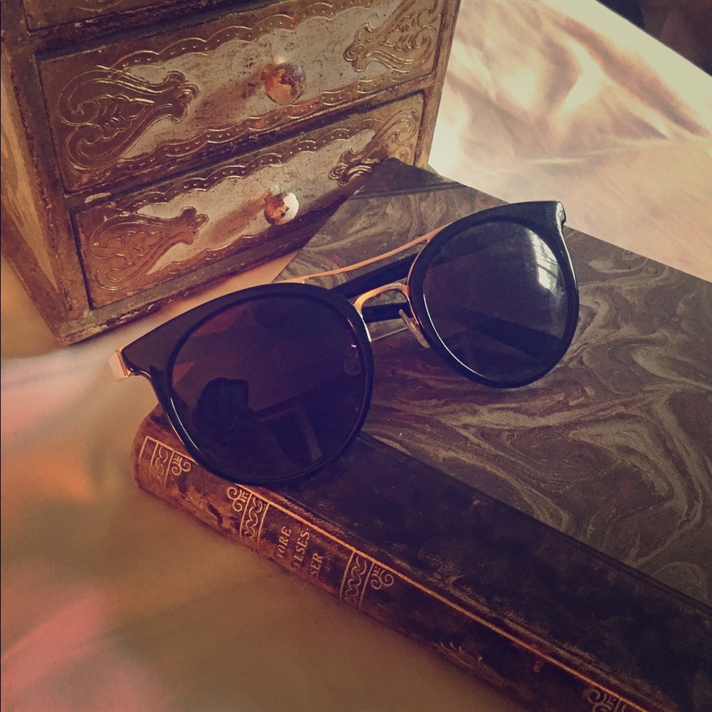 BP sunglasses w/ double banded nose strip NWOT