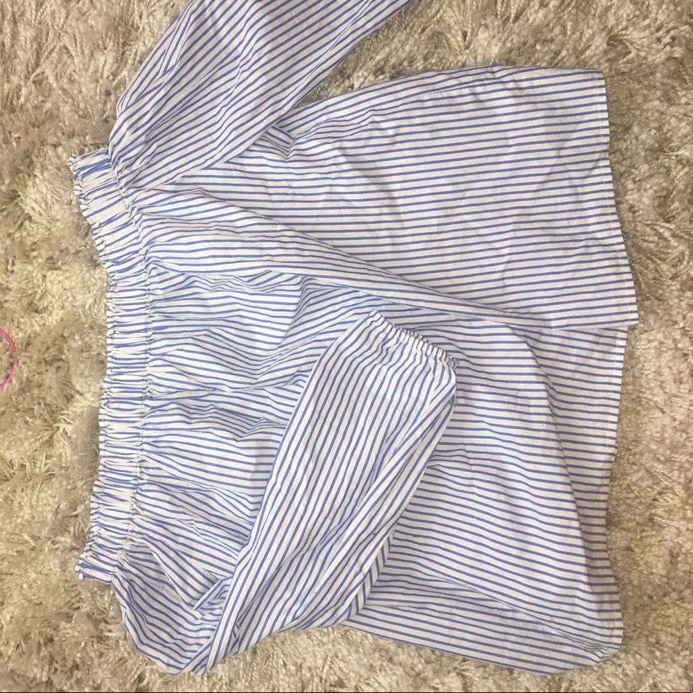 Gap off the shoulder shirt