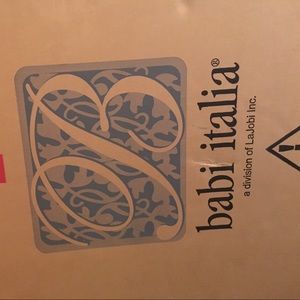 Brand New Baby crib. Mattress for Crib. Carrier.