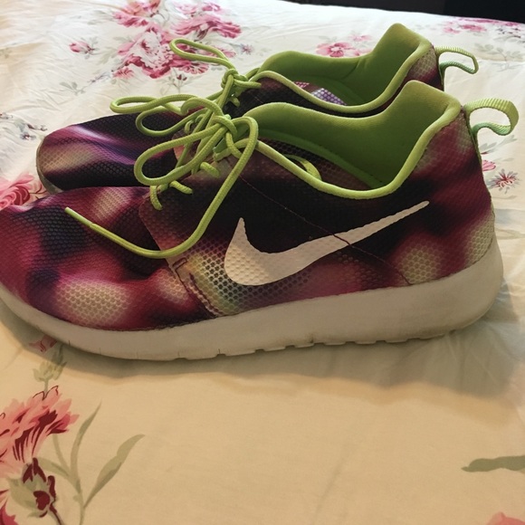 Nike roshe runs Youth 7 - Picture 1 of 4