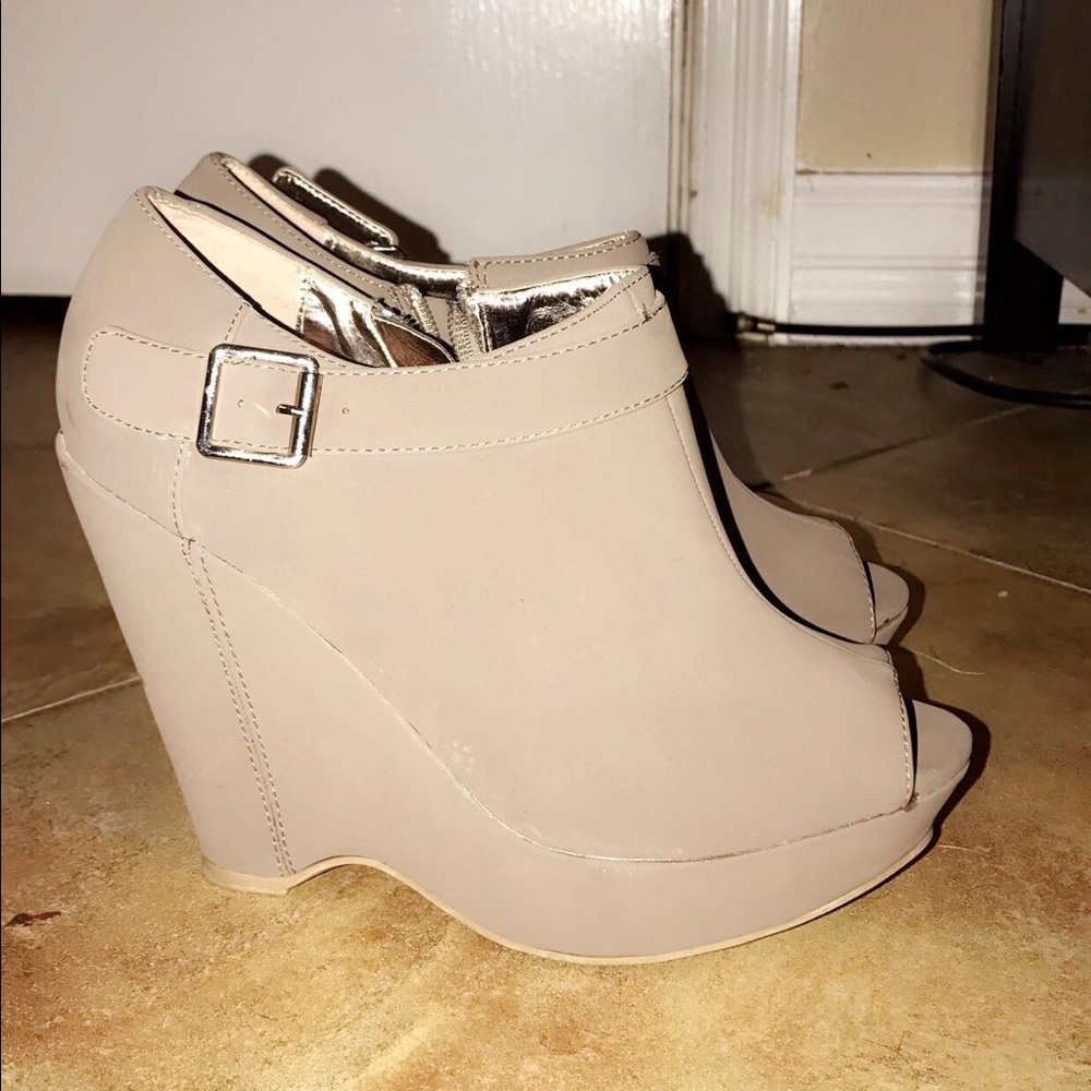 Light grey peep toe wedges