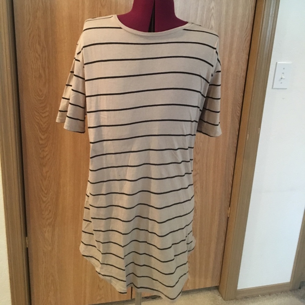 PacSun Men's Long Fitted Shirt.