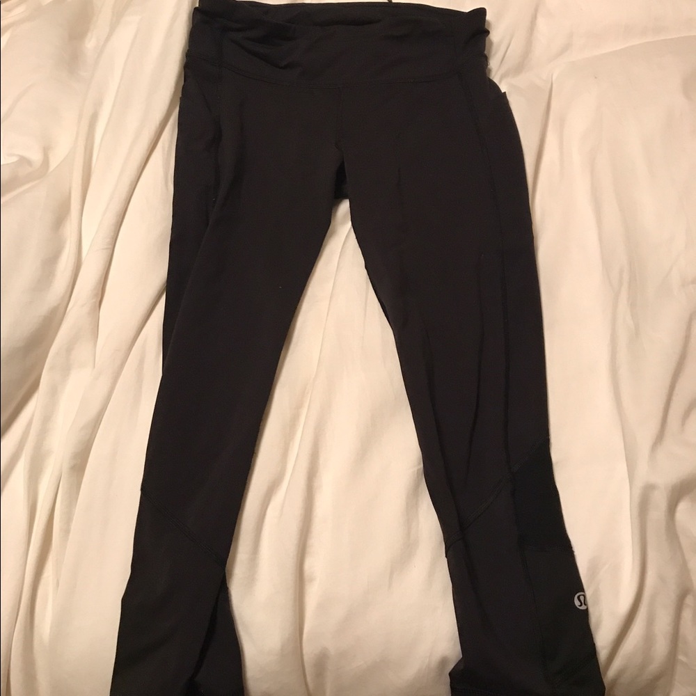 Lululemon black workout leggings!!! Size 6