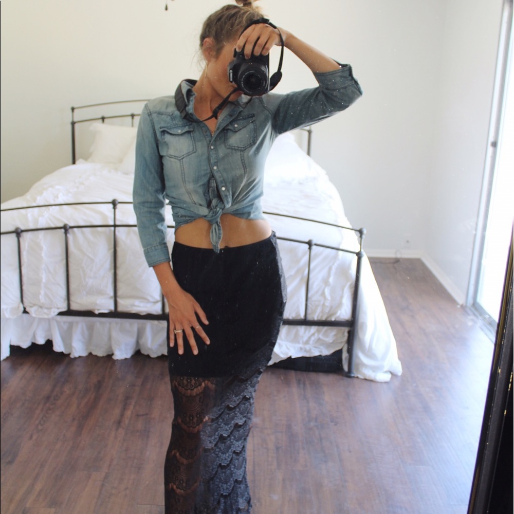 Lace skirt