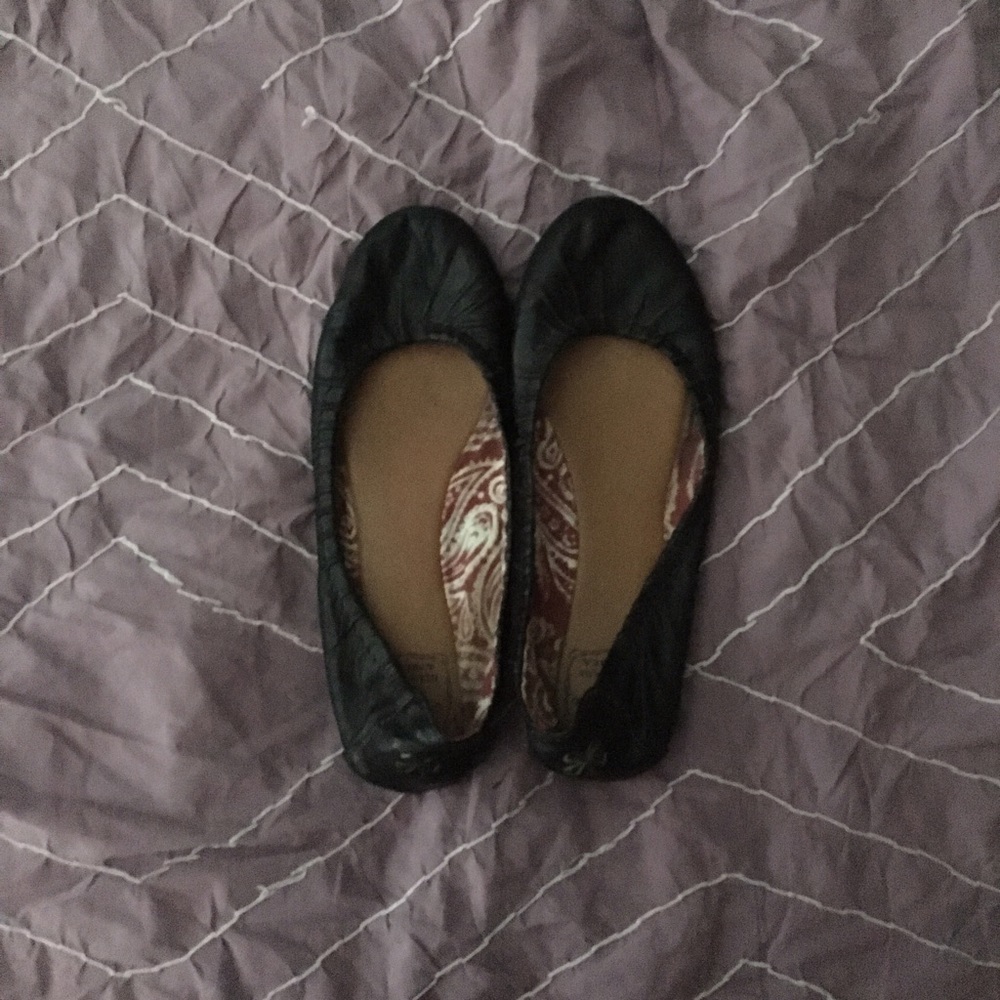 Black Flats - Picture 1 of 1