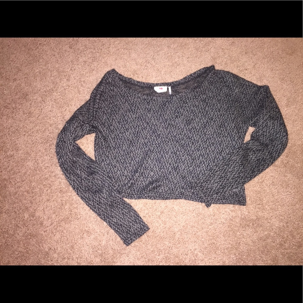 Black and gray, long sleeve, cropped sweater
