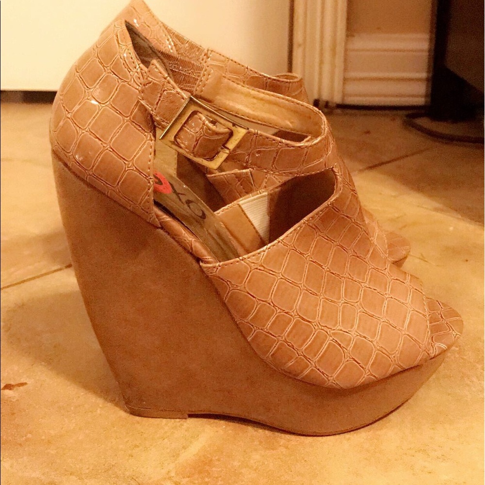 Tan Peep Toes