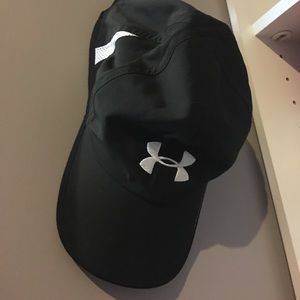 Women's black under armour hat