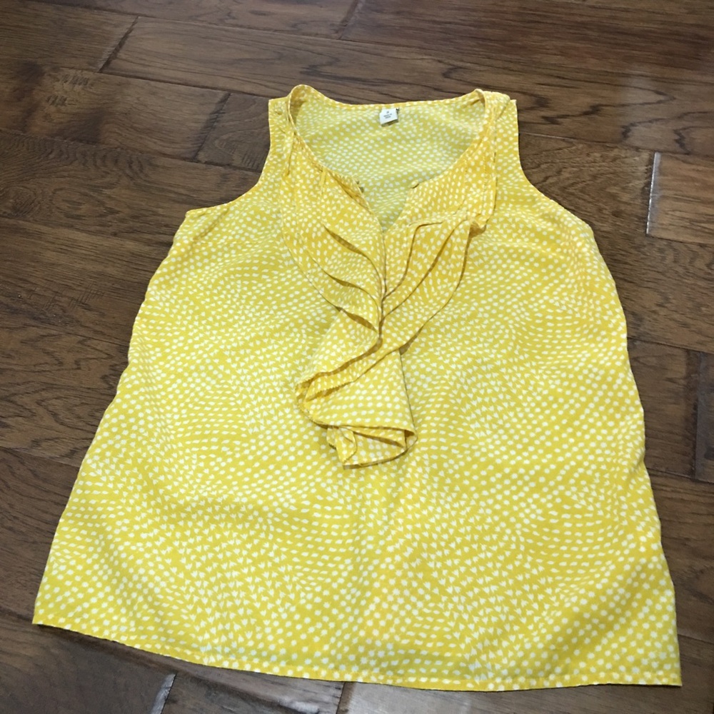 Ruffled short sleeve shirt