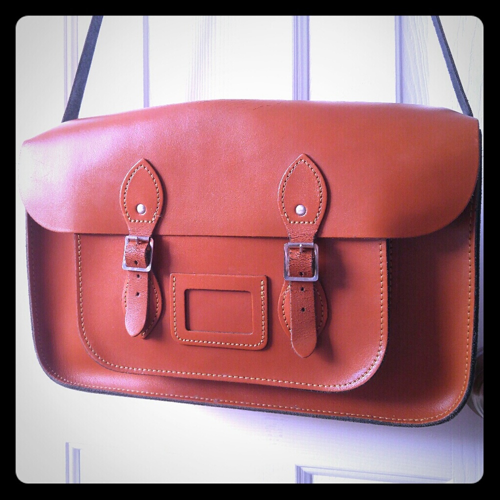 A beautiful, brown vintage-style satchel.
