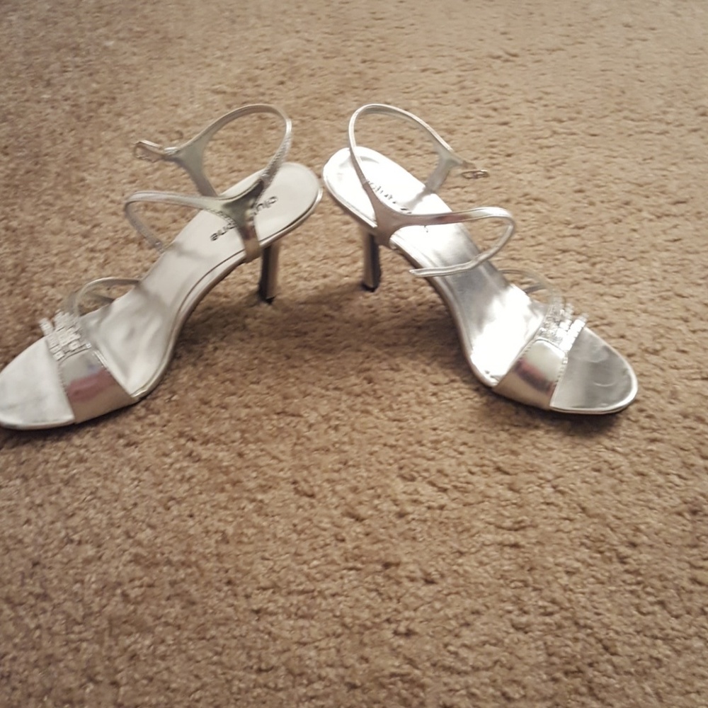 Silver club zone heels - Picture 2 of 4