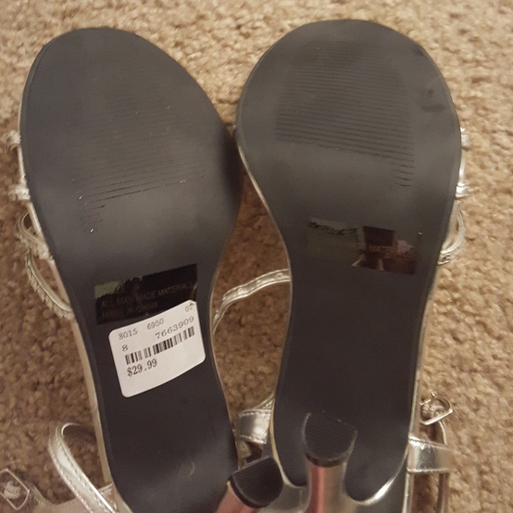 Silver club zone heels - Picture 3 of 4