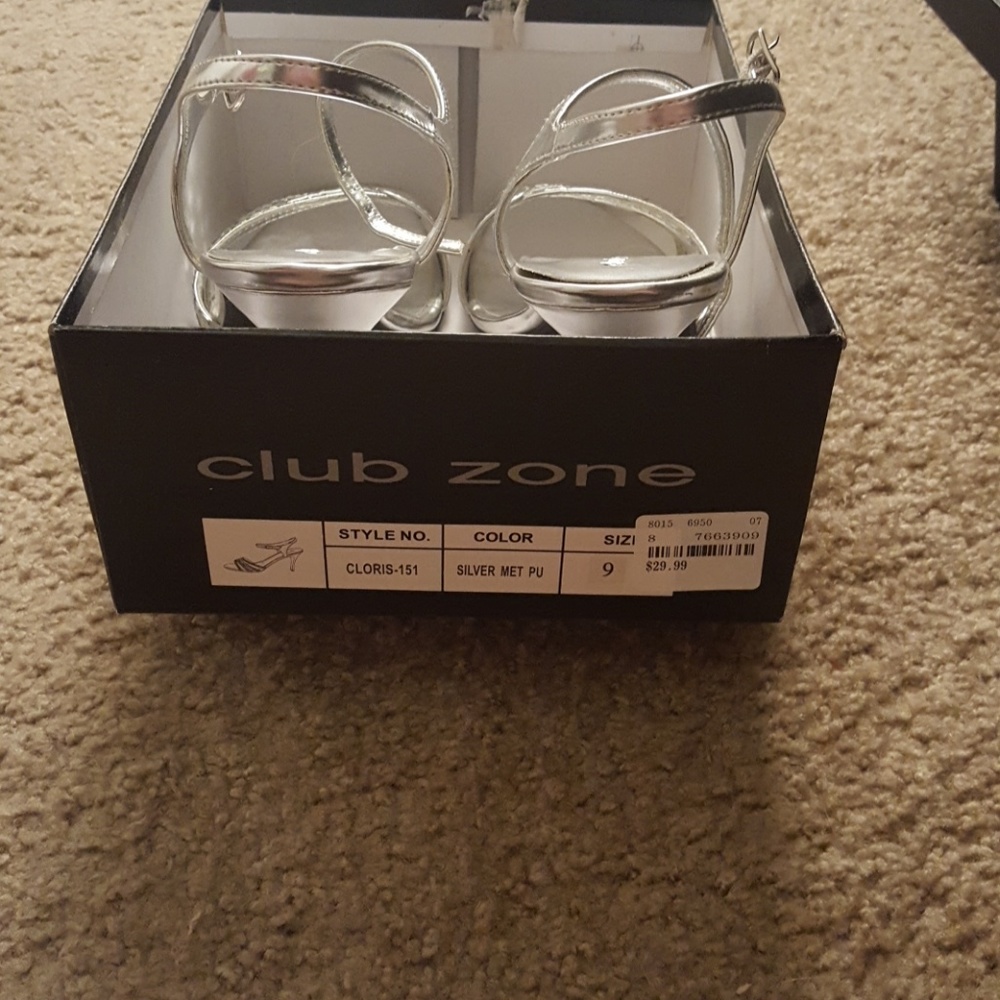 Silver club zone heels - Picture 4 of 4