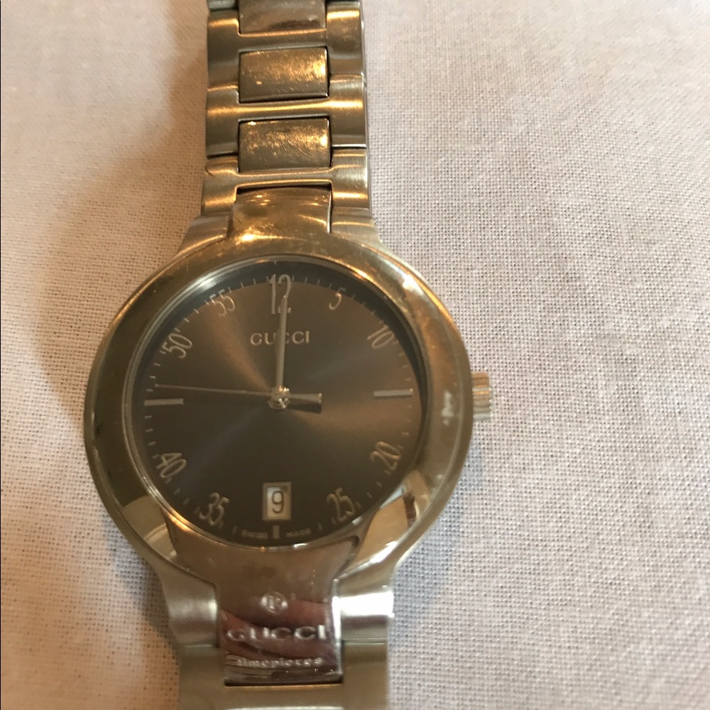 Gucci 8900M Men's Watch