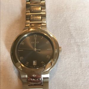 Gucci 8900M Men's Watch