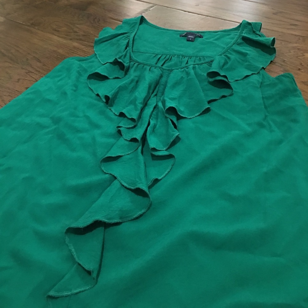 Fun ruffled too - Picture 4 of 4