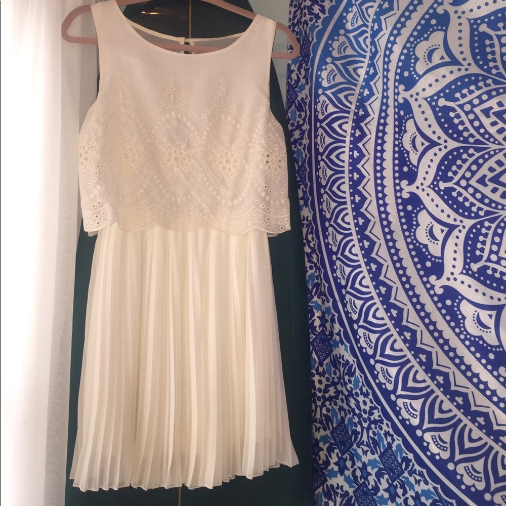 Jodi Kristopher dress SIZE MEDIUM (MAKE AN OFFER🤗