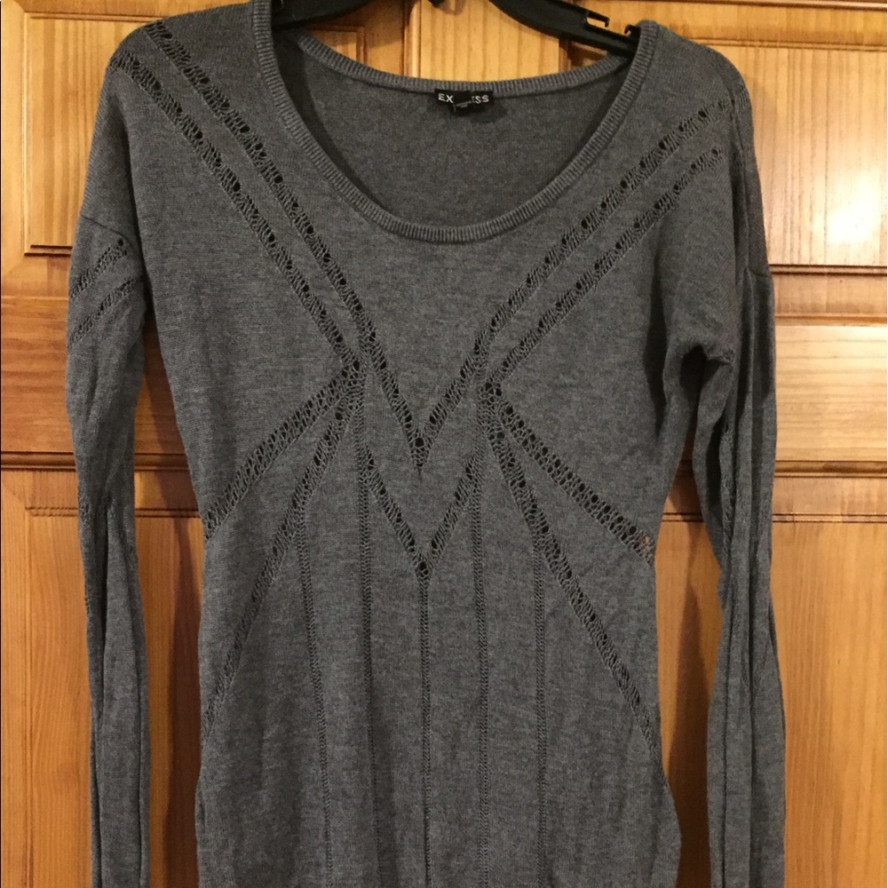 Thin express sweater