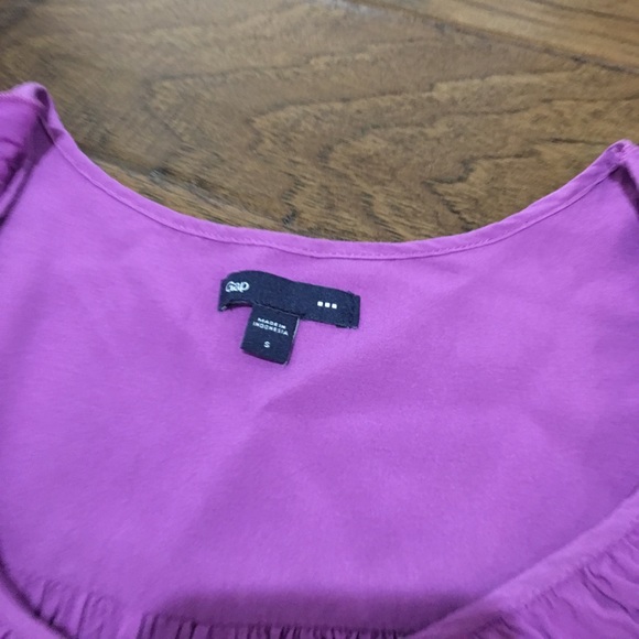 Fun ruffled too - Picture 2 of 3