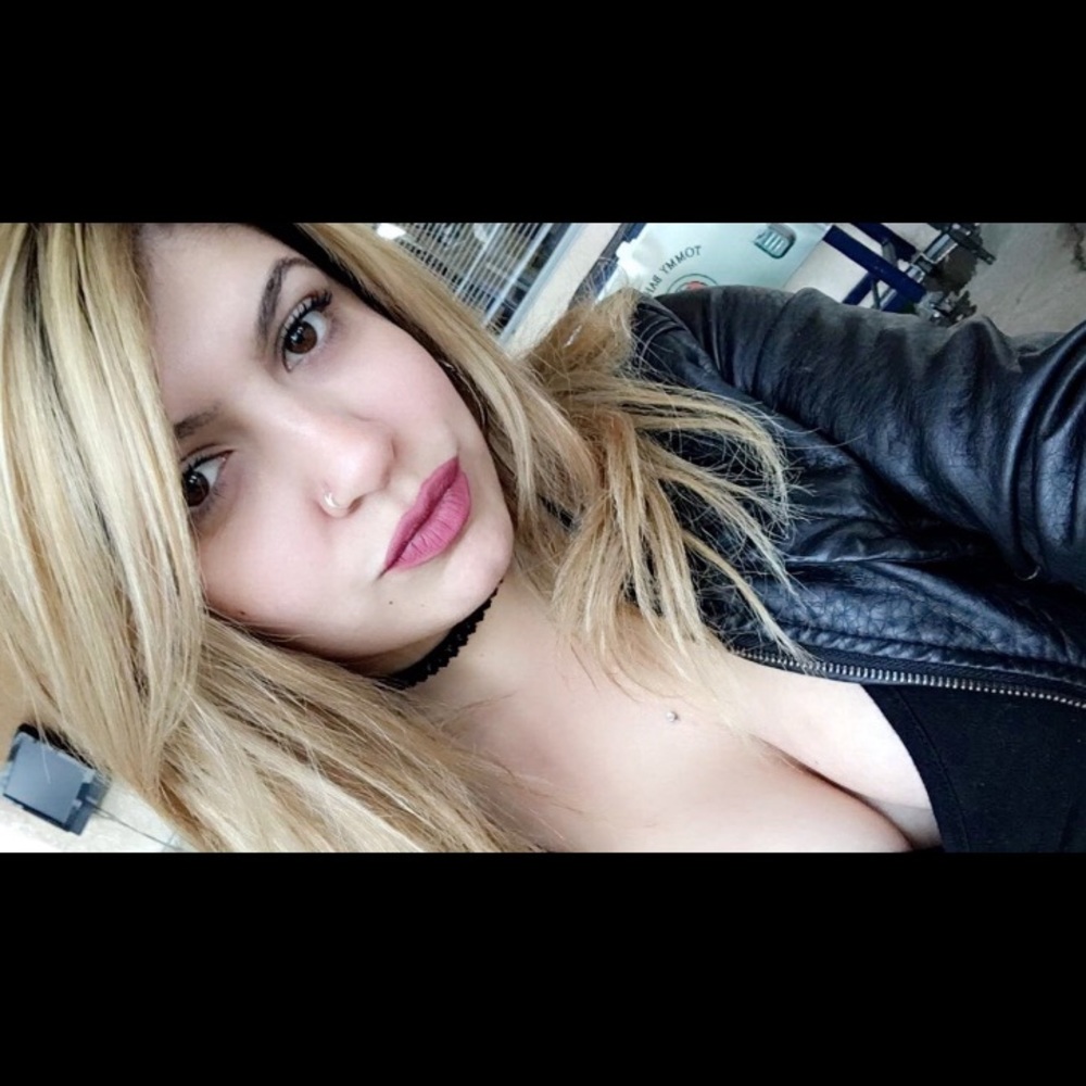 Meet your Posher, Selena